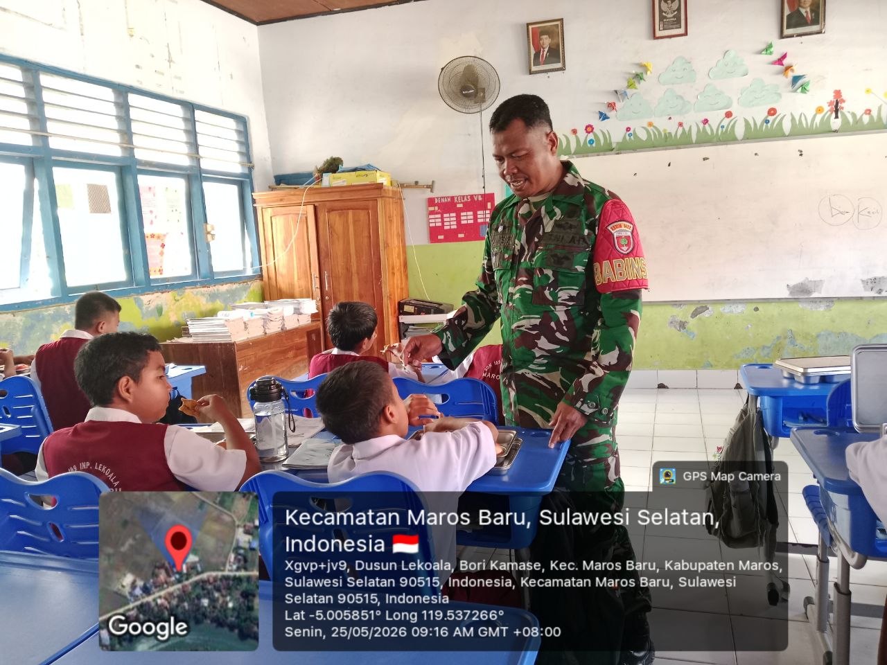 Babinsa Desa Borikamase Laksanakan Pemantauan Wilayah dan Pengecekan Menu MBG di SDN 109 Inpres Lekoala