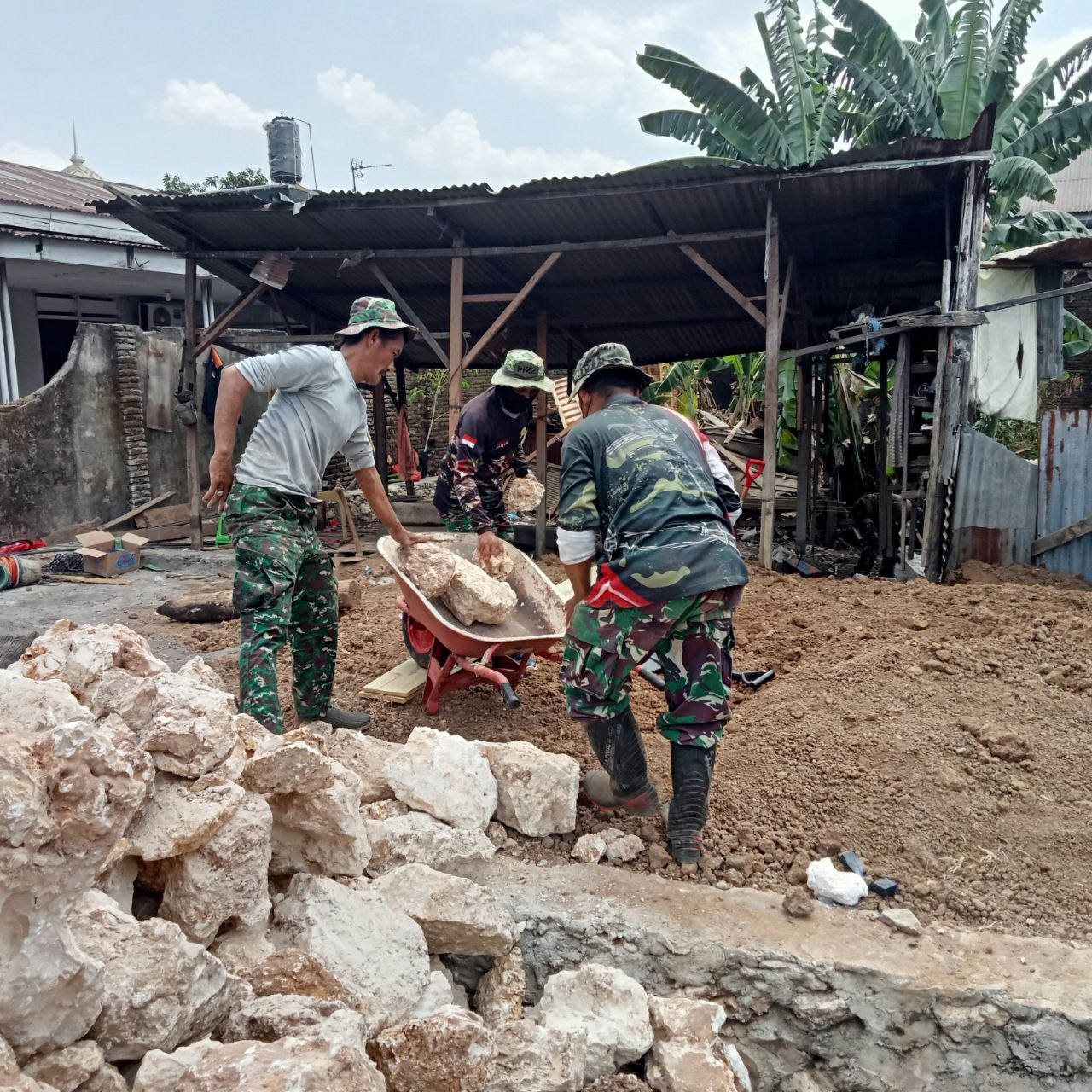 Progres Rehab RTLH Kodim 1422/Maros, Wujud Kepedulian TNI terhadap Kesejahteraan Warga
