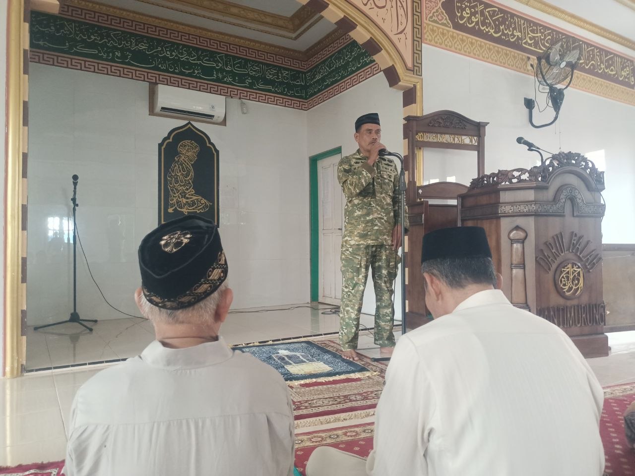 Babinsa Jenetaesa Sosialisasikan Rekrutmen Bintara dan Tamtama TNI AD Skala Besar kepada Warga